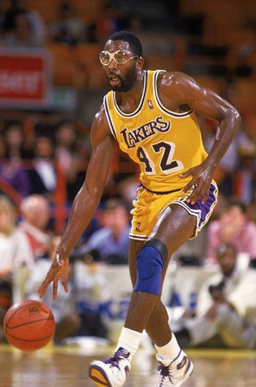 星空体育官方下载-洛杉矶湖人迎欧超杯关键赛；集结日强势反弹；更衣室稳定；阵容厚度经受考验的简单介绍